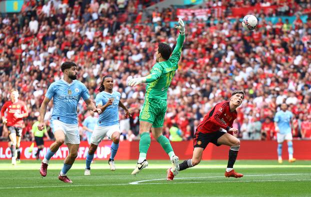 FA Cup - Final - Manchester City v Manchester United