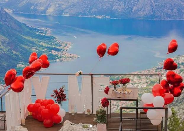 FOTO Ovaj kafić u Crnoj Gori ima najljepši pogled na svijetu!