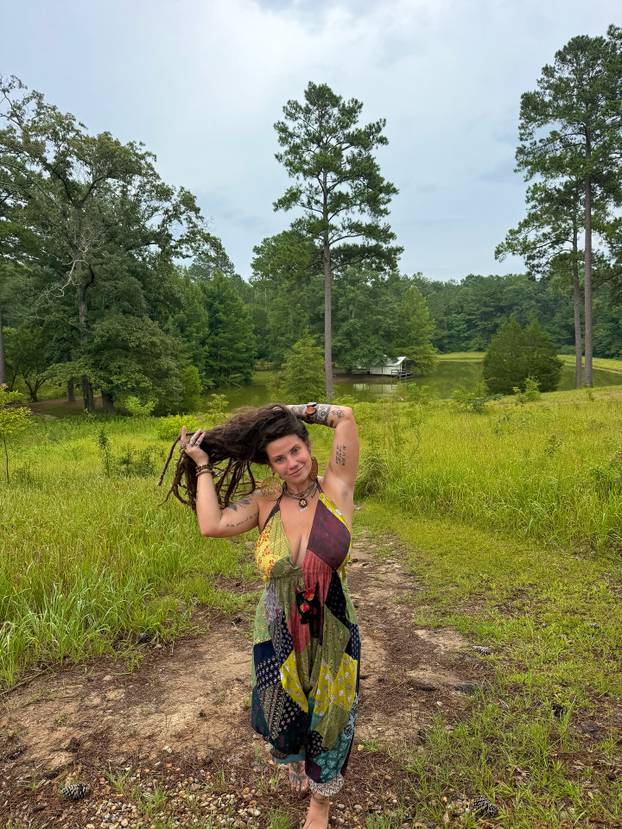 FOTO Totalno prirodna djevojka: Imam farmu i hrpu love zarađujem na svom izgledu