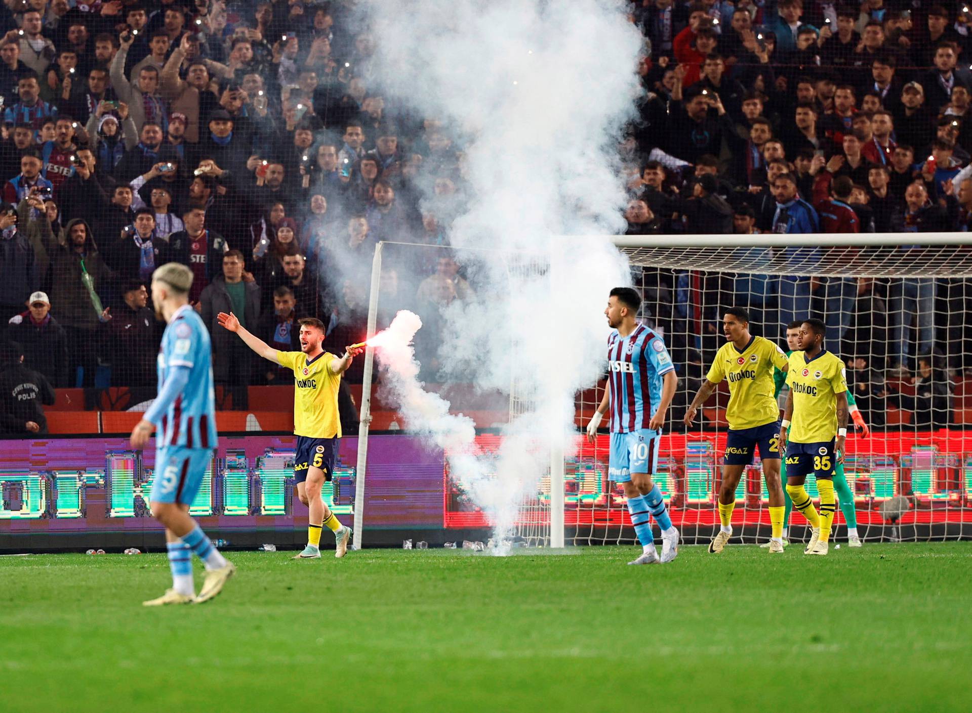 Super Lig - Trabzonspor v Fenerbahce