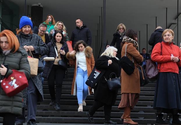 Zagreb: Evakuacija Gradskog poglavarstva zbog dojave o eksplozivnoj napravi