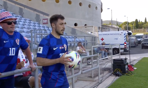 VIDEO Daliću, jesi li to ti? Josip Juranović baca aut, a s tribina dobiva upute od navijača...