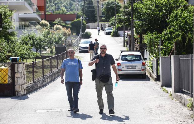 Zagreb: Policijski očevid još uvijek traje gdje su sinoć u ulici Črna voda ubijeni muškarac i žena
