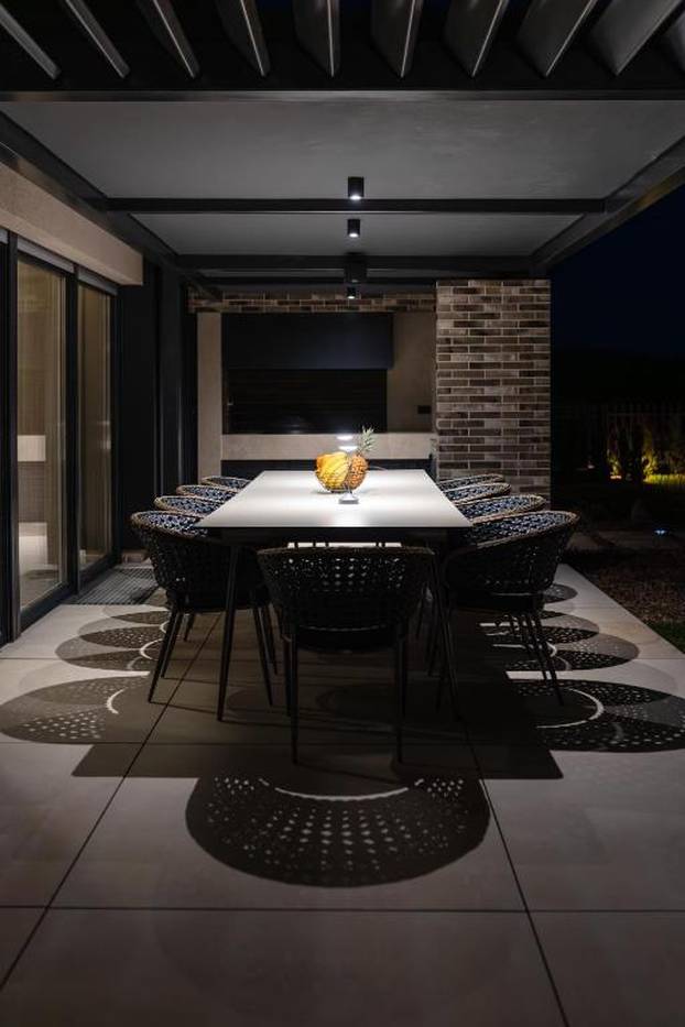 FOTO Ovako izgleda vila bivšeg potpredsjednika HDZ-a. Noćenje 1100 eura, ima bazen, saunu...