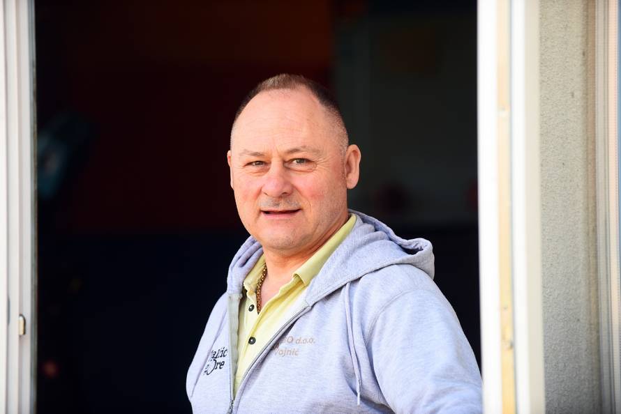 Vojnic. 05.03.2025 - Dusan Karan iz sela Jurga pokraj Vojnica u RTL emisiji Ljubav je na selu