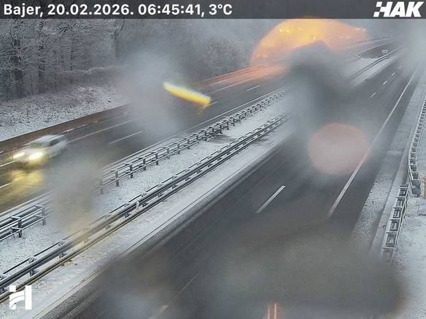 FOTO Snijeg pada u Gorskom kotaru, Lici i na sjeveru. Nema pravca do Rijeke za šlepere