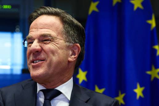 Rutte skrenuo s rute. Ismijao je europsku vojsku, ali dobio je brzo odgovor: 'Dragi, Mark...'