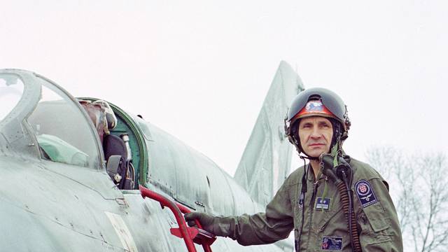 'MiG-ovi nisu mogli poletjeti jer piloti nisu obučeni za let noću'