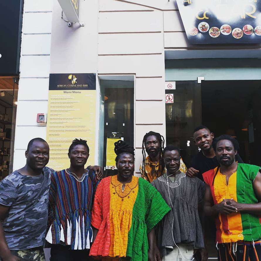 Prince priznao: 'Ne smeta mi što tata ima četiri žene. Djevojka se ne odbija, jer bi to bila uvreda'