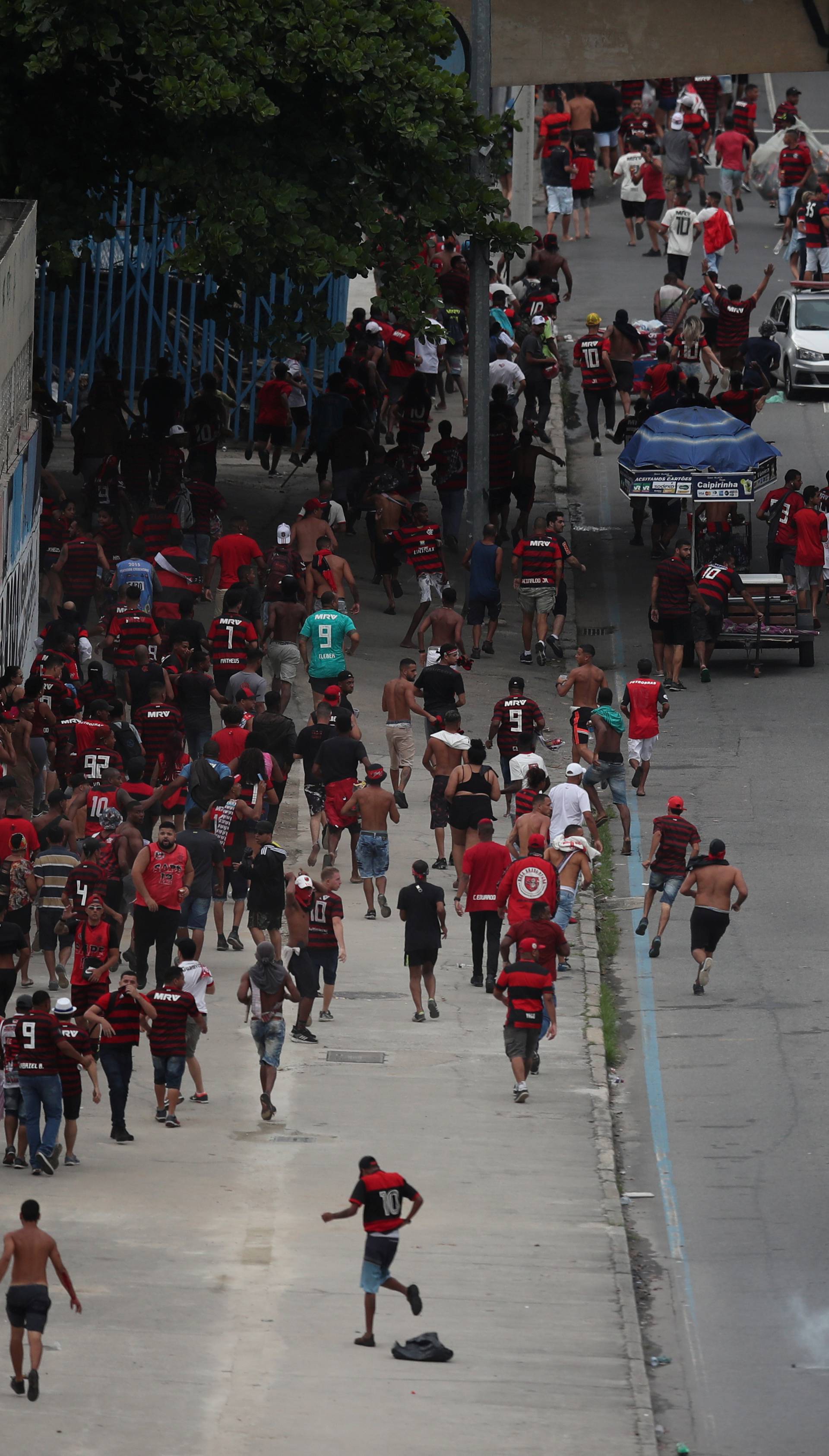 Lude scene u Riju: Rijeke ljudi slavile Flamengo pa izbio kaos