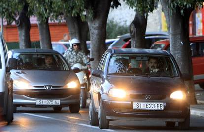 Vozači, oprez: Svjetla više ne palimo sa zimskim vremenom