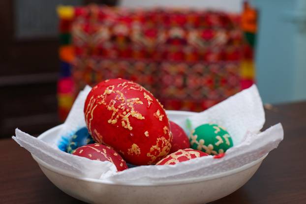 Beli Manastir: Pokazna radionica ukrašavanja pisanica motivima baranjskog šokačkog veza