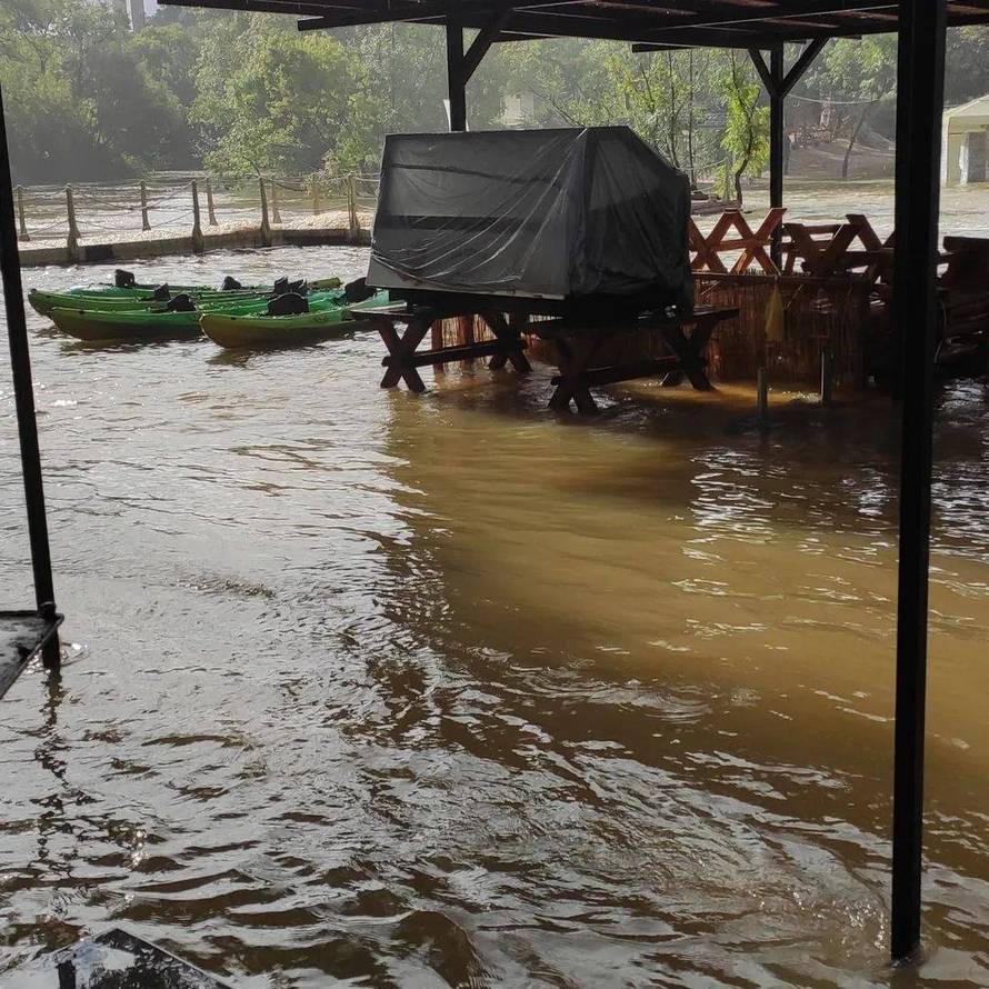 FOTO Nevjerojatni prizori! Zbog nevremena Ljubuški pod vodom