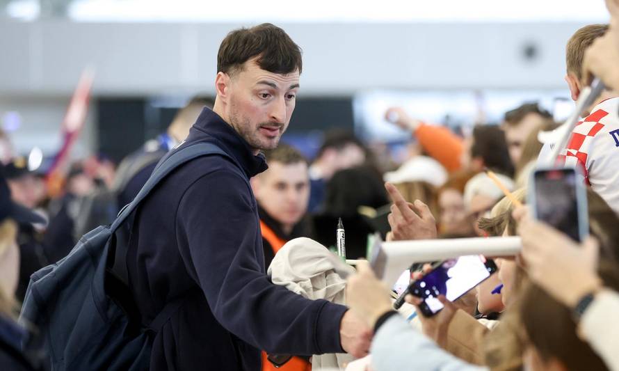 Zagreb: Rukometaši sletjeli u zračnu luku nakon osvojenog srebra na Svjetskom prvenstvu