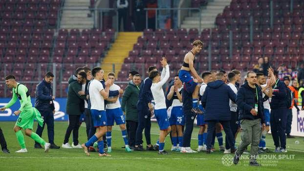 VIDEO Iznenađenje za mlade hajdukovce. 'Vatreni' se spustio u svlačionicu pa poveo pjesmu