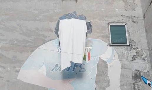 Slavni mural Diega Maradone prekrili plahtom. Evo i zašto