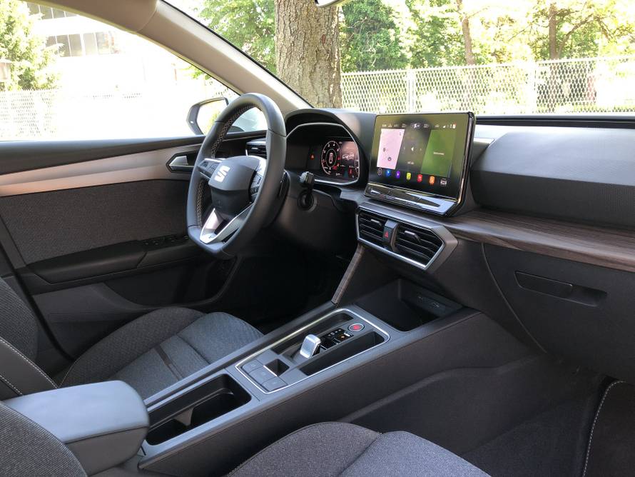 Izuzetno prostrani karavan s dobrim starim TDI motorom