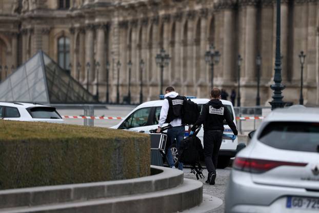 Reports of a robbery at the Louvre museum, in Paris