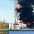 Rusi tvrde: Ukrajinci granatirali skladište goriva u ruskom gradu Belgorodu, izbio je veliki požar