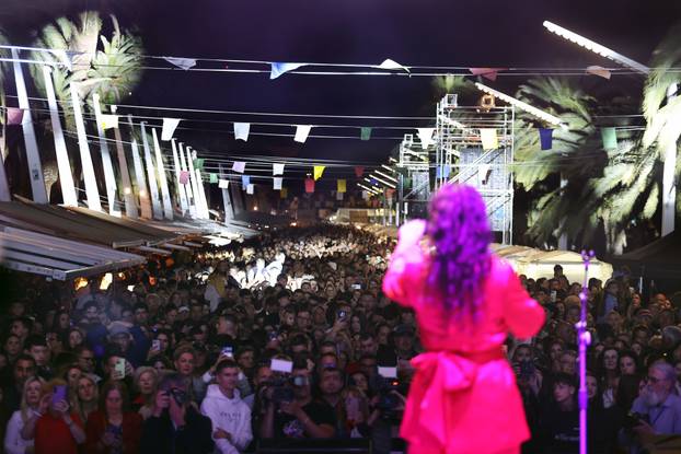 Split: Koncert Doris Dragović na rivi