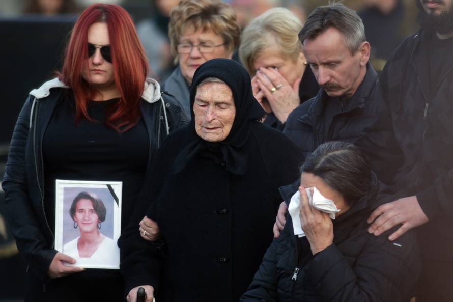 Jasminina majka neutješno je plakala: Nije mogla ni stajati...