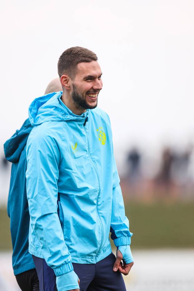 Bjelovar i Dinamo sastali se u osmini finala Hrvatskog nogometnog kupa, zagrijavanje