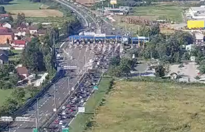 VIDEO Nesreća na autocesti A1, kolone  su prema moru. Policija objavila snimku iz helikoptera