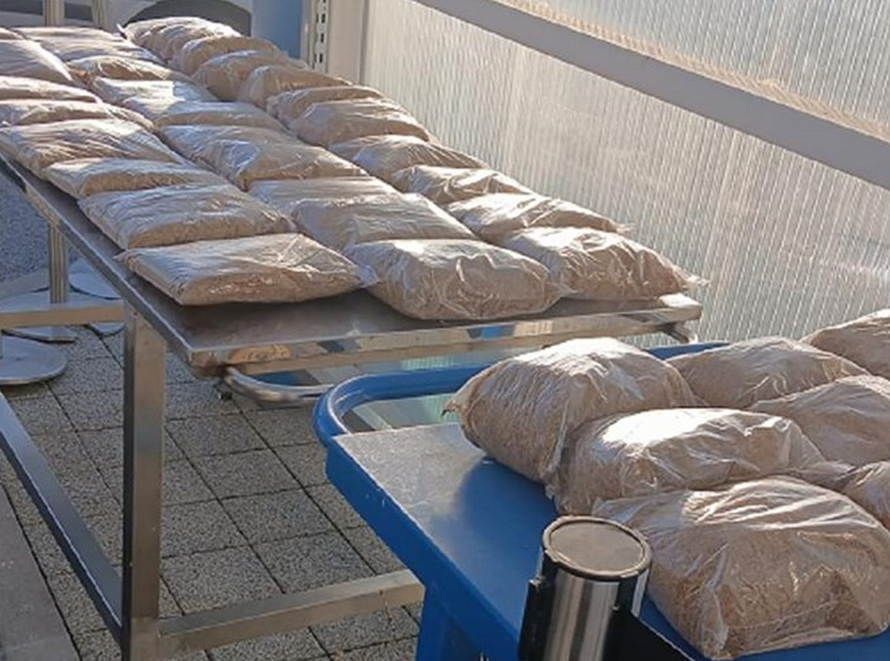 FOTO Ugurao duhan gdje je stao u autu. Imotski carinici našli ga i u kotaču, zaplijenili su 40 kila