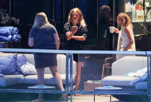 Bivša "Spajsica" Geri Halliwell sa suprugom Christianom i djecom uživa u ljetovanju na Jadranu