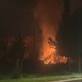 Gorjela je &scaron;upa u gradskim vrtovima na Borongaju: 'Vidio se veliki plamen s Branimirove'