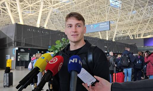 Iz Zagreba za SAD krenula tek dvojica 'vatrenih'. Fruk: Ovako zavr&scaron;iti tjedan je nedopustivo