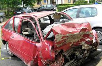 BiH: Sudarila se dva auta, ozlijeđeno šestero djece