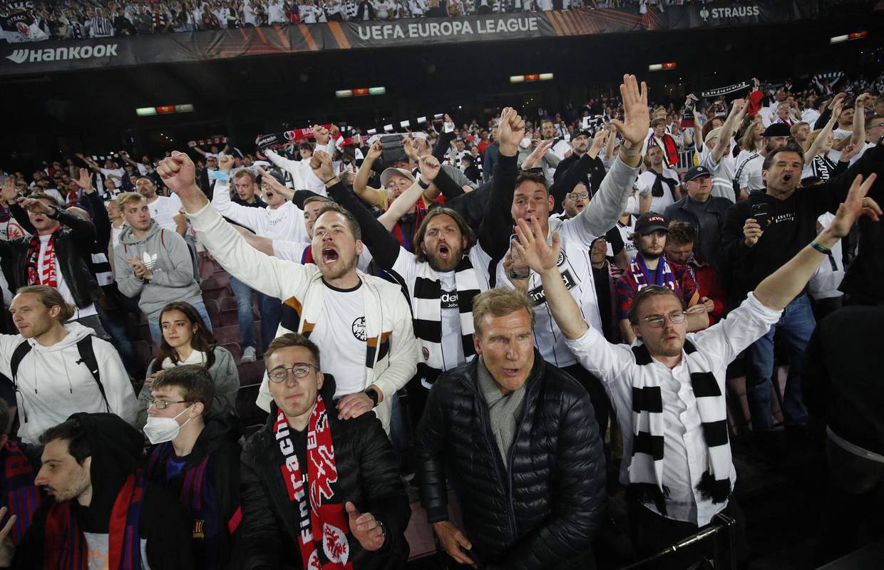 Više od 30 tisuća Nijemaca na Camp Nouu, Barca pokrenula istragu: Pa ovo je sramota!