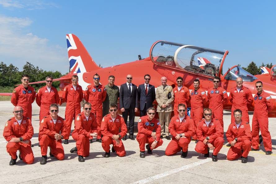 Kraljevska grupa Red Arrows posjetila je naša Krila Oluje