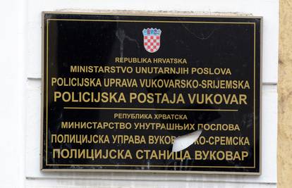 Skinuli 14 dvojezičnih ploča u Vukovaru: Uhitili petero ljudi