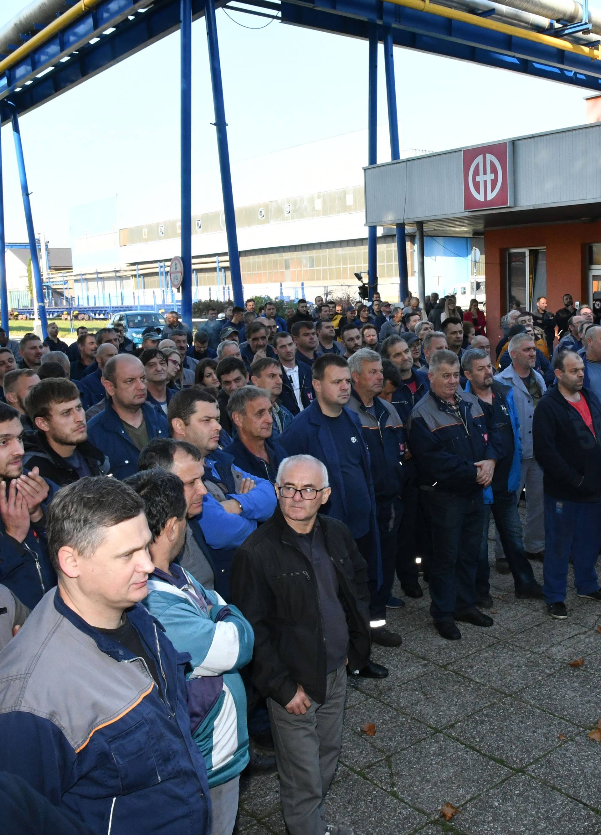 Prosvjedovali su radnici Đure Đakovića: 'Ovo nismo zaslužili'