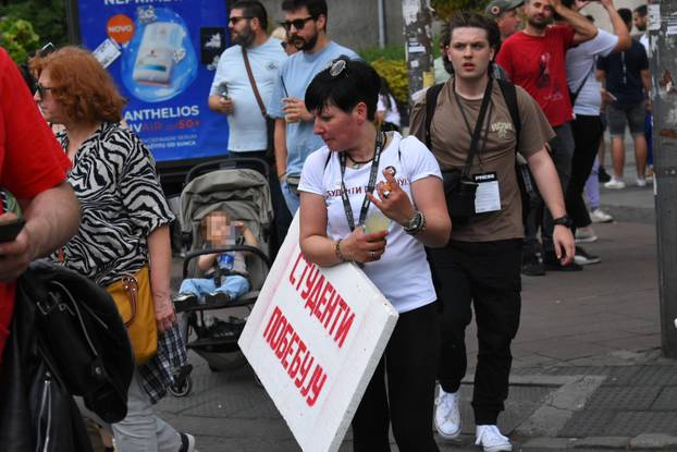 Beograd: Studenti u blokadi pozvali su na skup na Slaviji, a jedno od okupljališta građana je i kod Pravnog fakulteta
