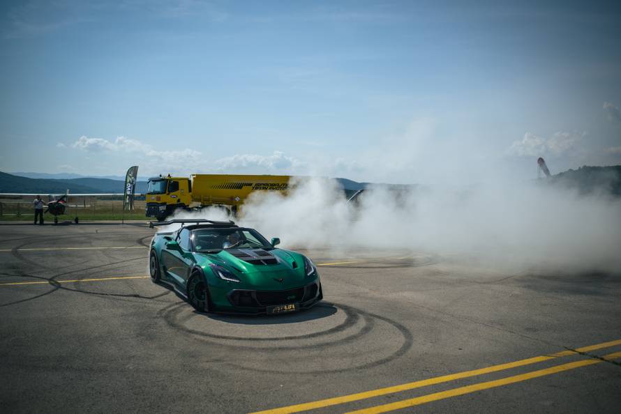 Spektakularni superautomobili protutnjali Gorskim kotarom i napravili spektakl na Grobniku