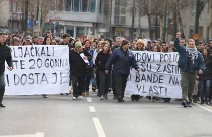 Na plenumima traže dva puta manje plaće političarima u BiH