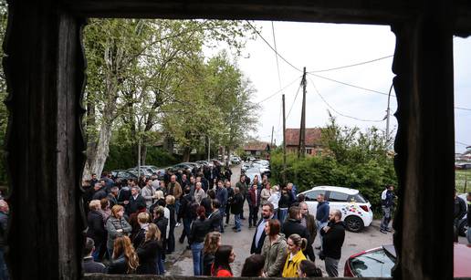 Tisuću mještana prosvjedovalo je protiv gradnje asfaltne baze