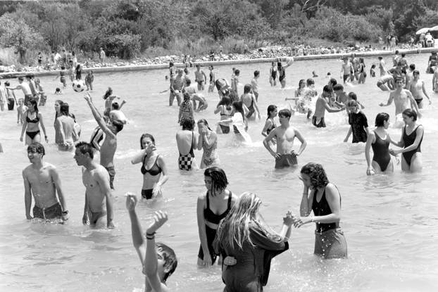 Zadar: Tradicionalna Picnic biciklijada Sabuša okupila velik broj biciklista, 20.6.1994.
