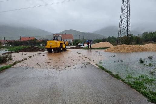 Kupa radi probleme u Karlovcu: 'Svi građani dobro znaju kako je kada Kupa dođe do 800 cm...'