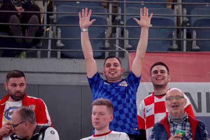 Koeln: Navijači prate  susret Mađarske i Hrvatske na Europskom prvenstvu u rukometu 
