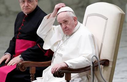 Papa pojačao kontrolu nad vatikanskim financijama nakon velikog nekretninskog skandala