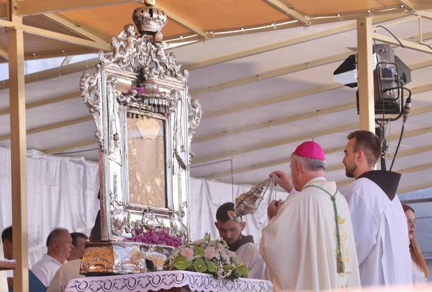 Sinj: Procesija i misa povodom blagdana Velike Gospe