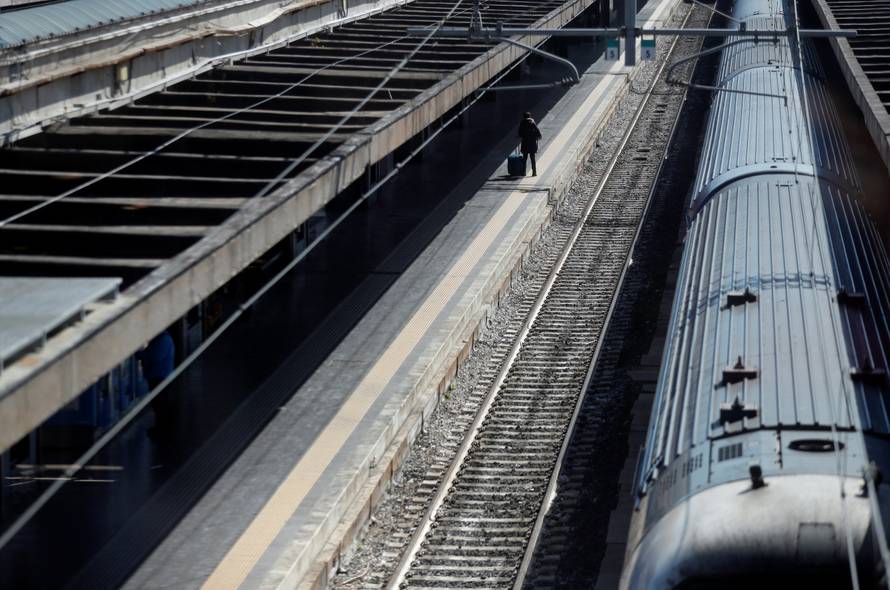 Četvrtina Talijana u karanteni, u gradovima pustoš na ulicama