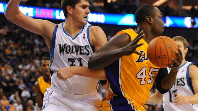 Basketball - NBA - Pre-Season Tour - Minnesota Timberwolves v LA Lakers - O2 Arena