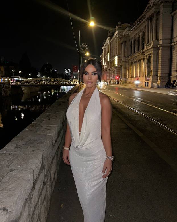 FOTO 'Mostarska Kardashianka' u haljini koja spaja Hrvatsku i BiH: 'Dvije nacije, jedna ljubav'