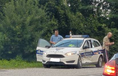 Sletio sa ceste pa je udario u policijski auto  na ugibalištu