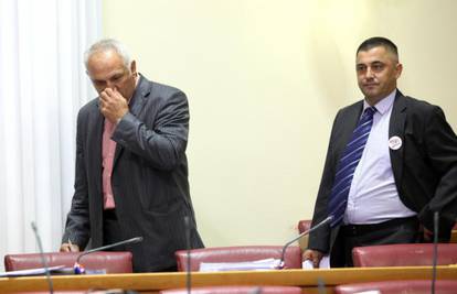 Smirila se svađa: Zastupnici pljeskali Vasiću, dobio je kćer